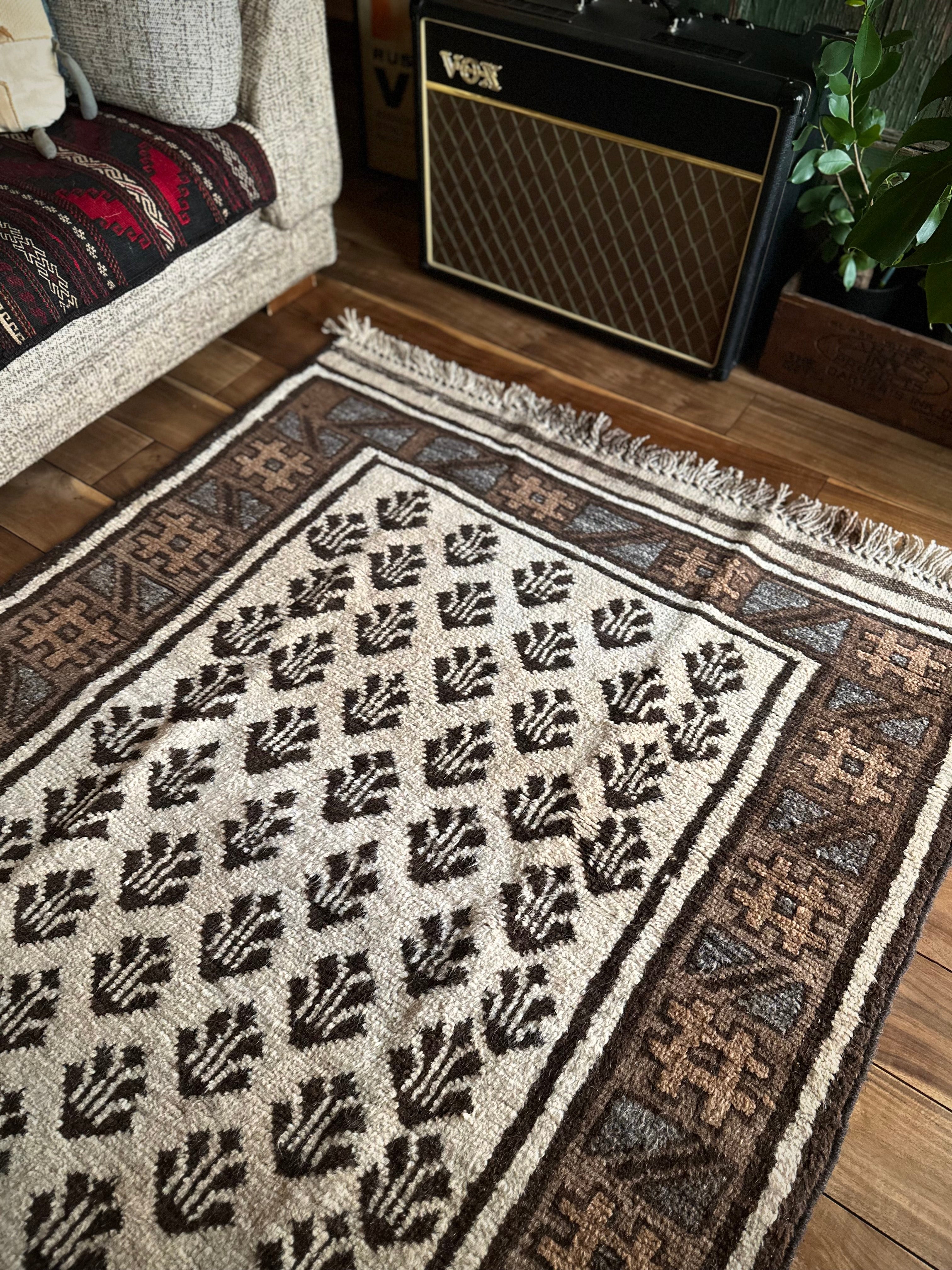 トライバルラグ タイマニ バルーチ ヴィンテージラグ プリミティブ