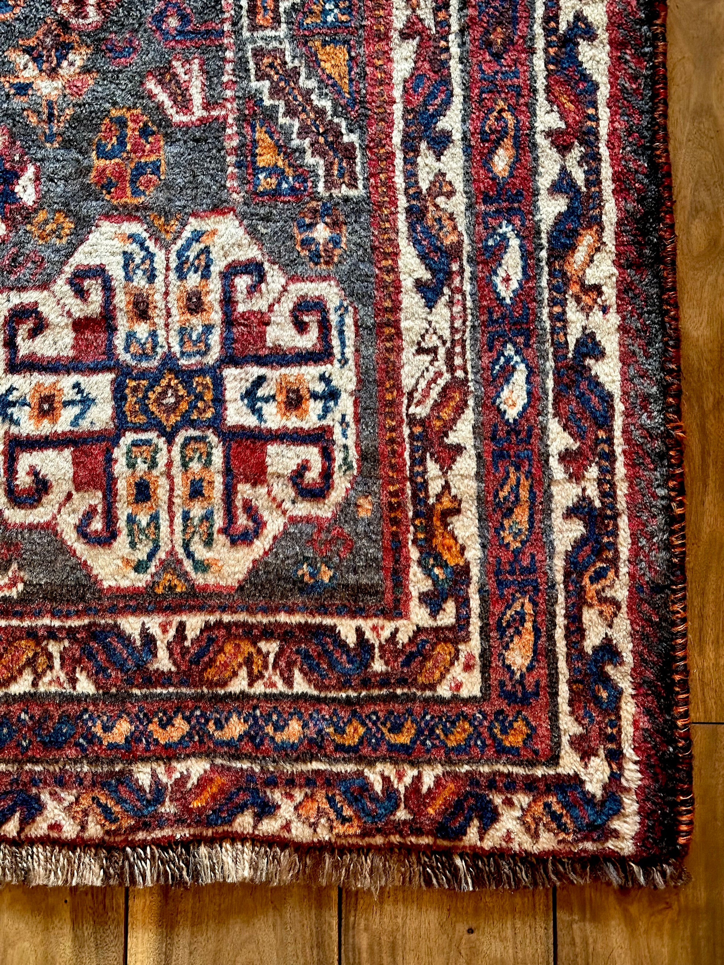 No.491-Vintage Qashqai Tribal rug | Nomads Style Lab.
